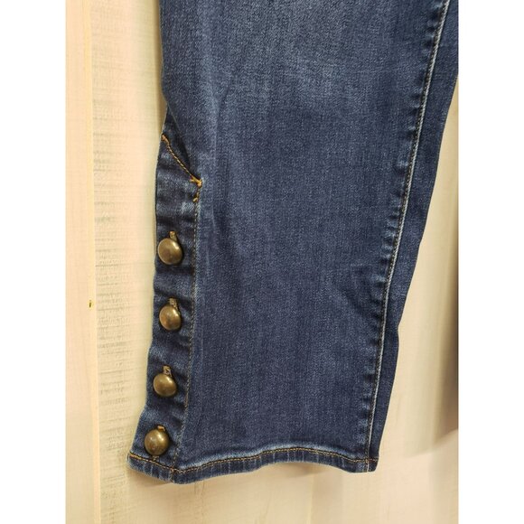 Chicos Pull-On Jegging Crop Denim Pants With Button Accents Size 2.5 US 14 - Picture 2 of 7